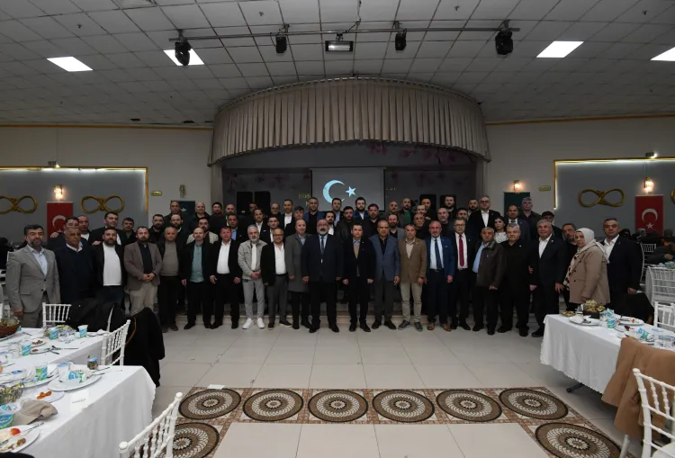  Bursa Emek’te gönüller aynı iftar sofrasında buluştu