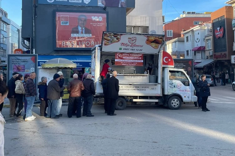 MHP’den Miraç Kandili ve 6 Şubat depreminin yıldönümü nedeniyle lokma dağıtımı