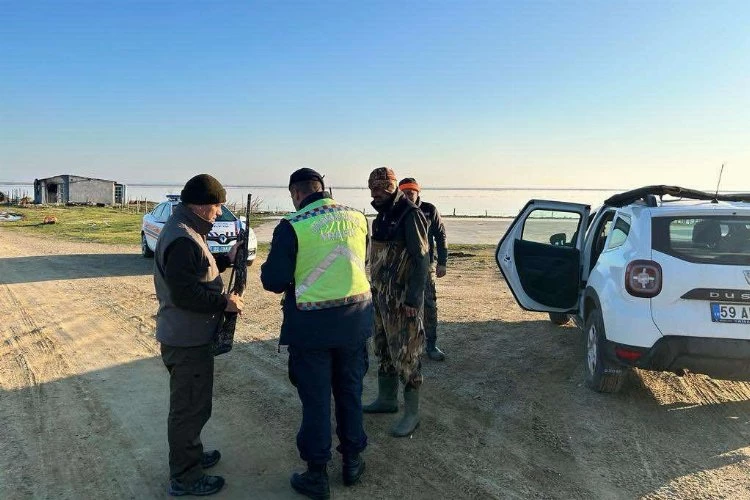 Gala Gölü’nde kaçak avcılıkla mücadele