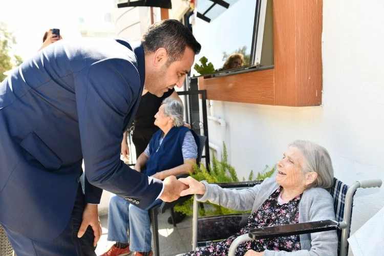 Başkan Yıldız; “Bir dokunduk, bin dua aldık”