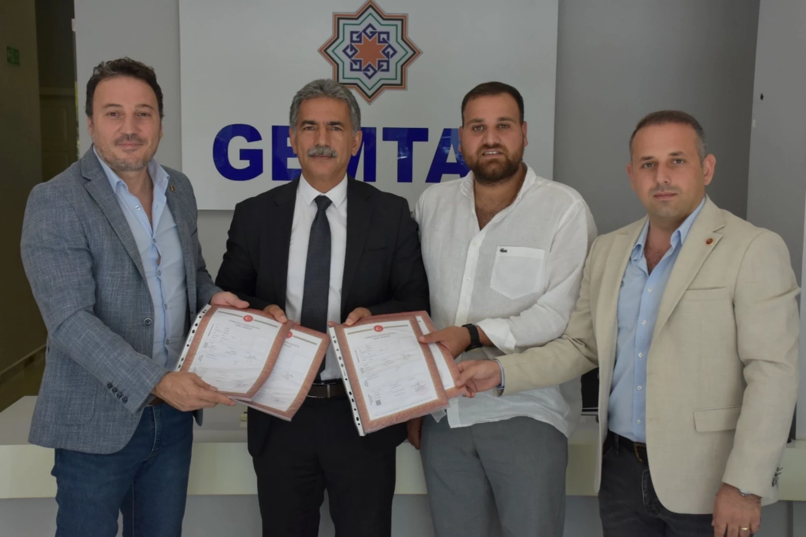 Gemlik Belediyesi 208 dairenin tapusunu aldı