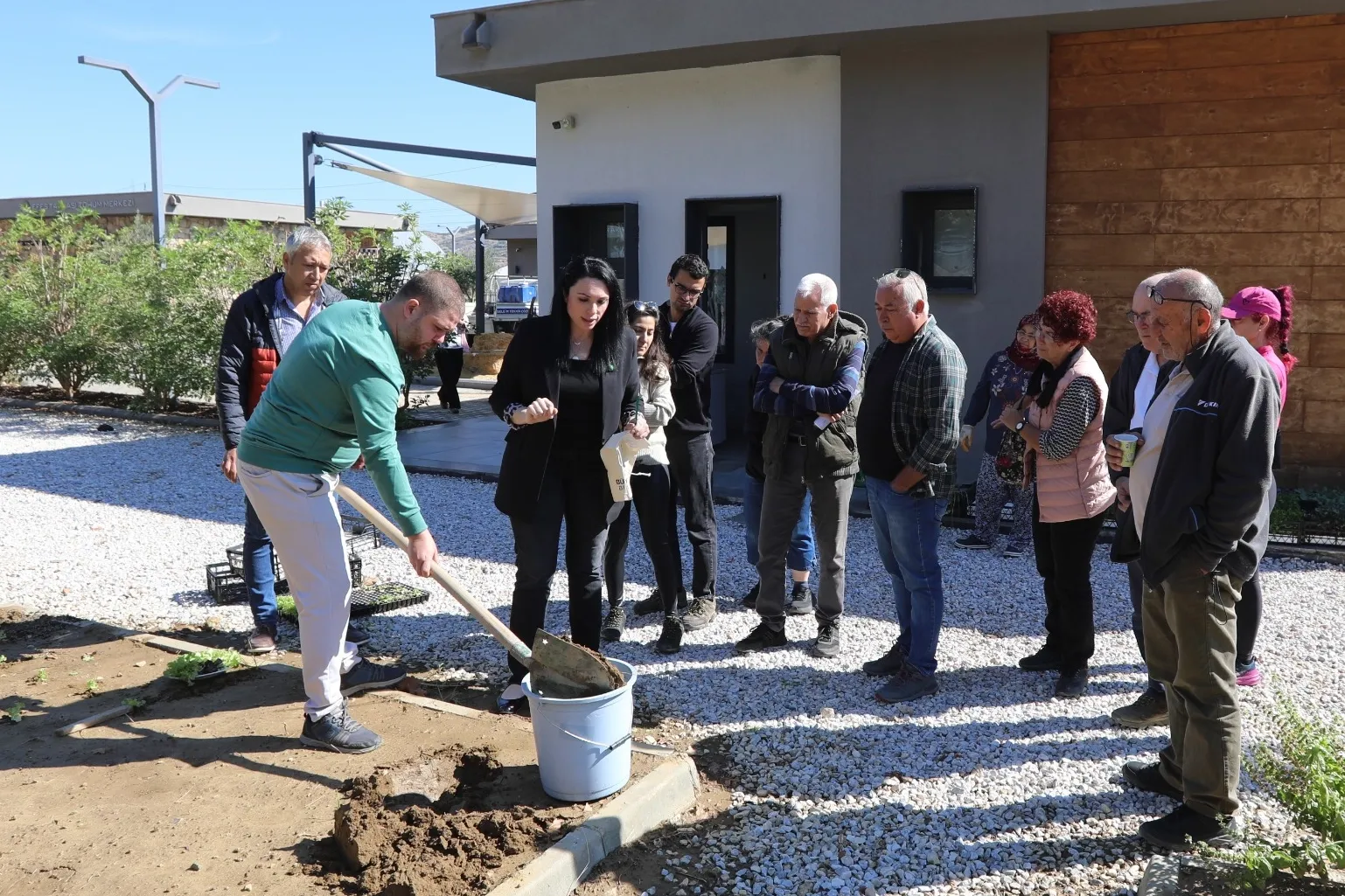 Efes Selçuk’ta üreticilere “Ücretsiz Toprak Analizi Eğitimi” verildi