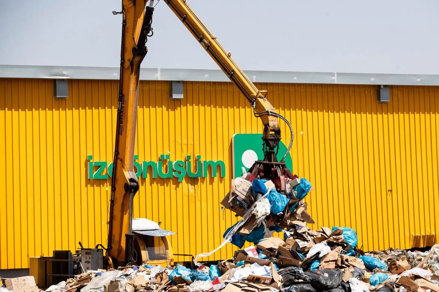 “Dönüşüme Evde Başla” projesi artık vatandaşın cebinde