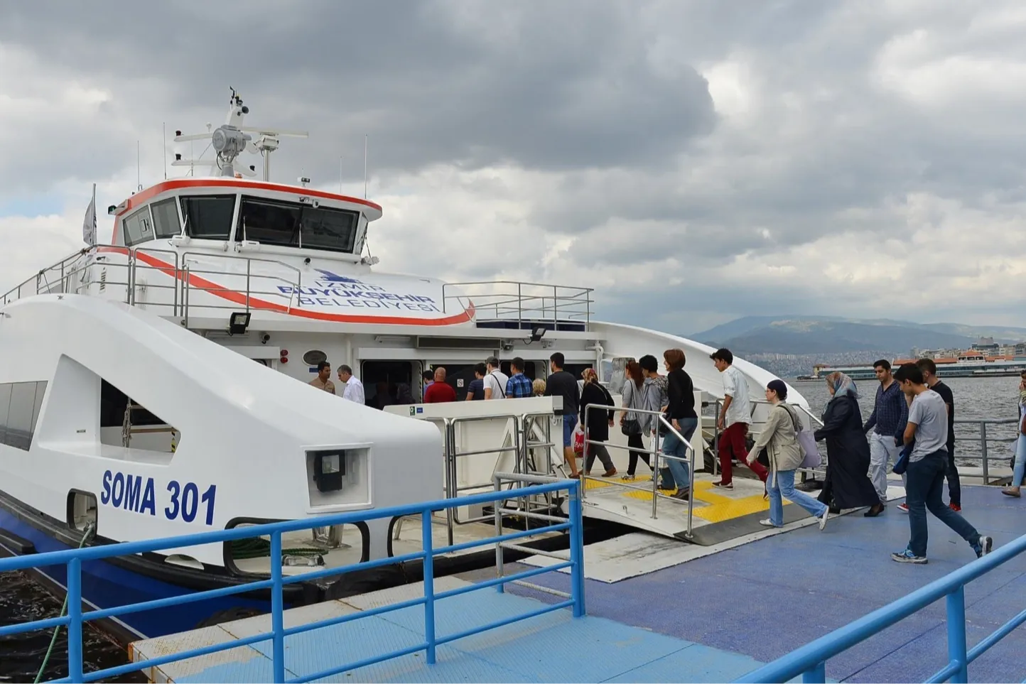 İzmirliler İZDENİZ’den memnun