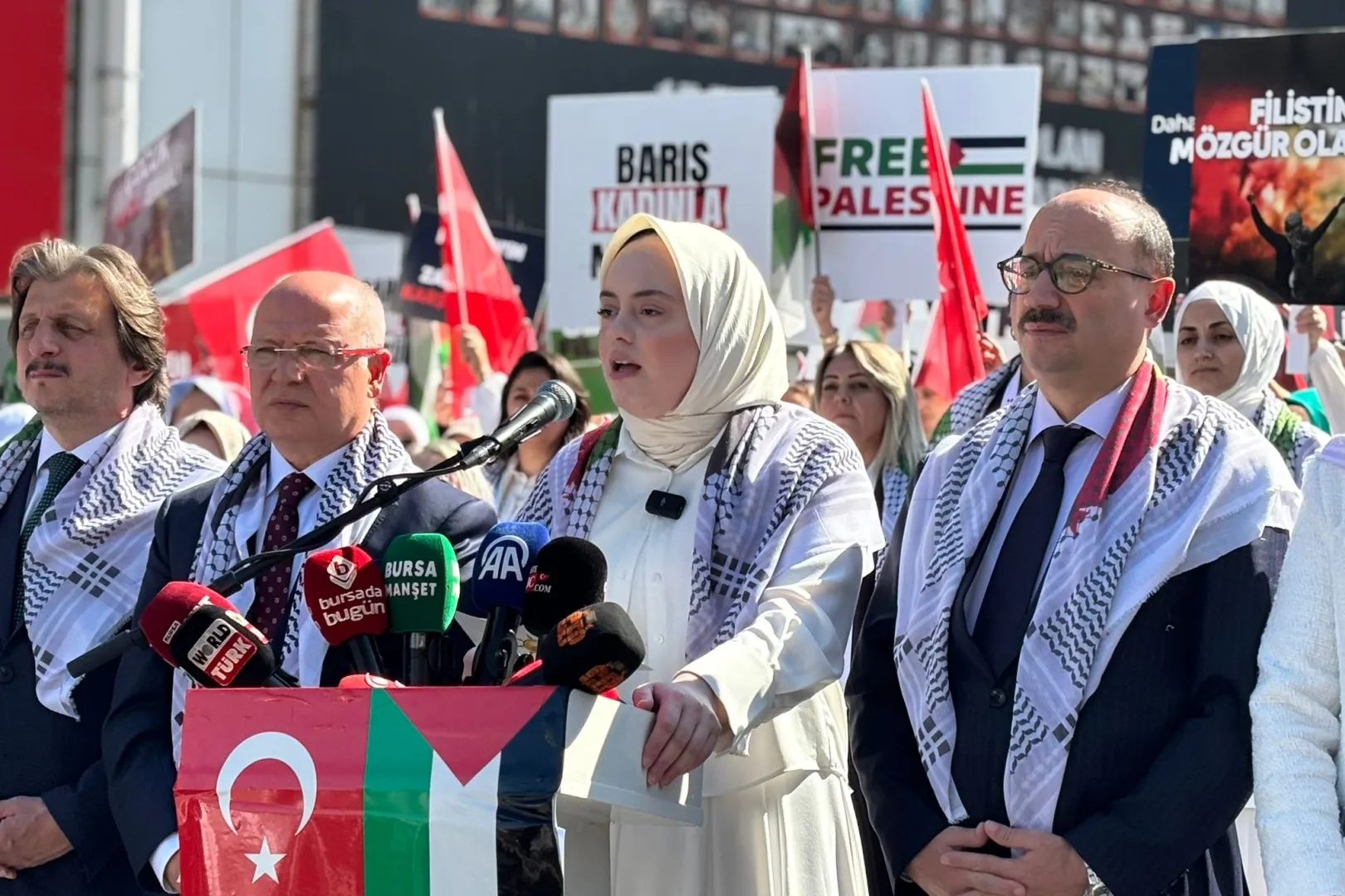 AK Parti Kadın Kolları’ndan 81 ilde