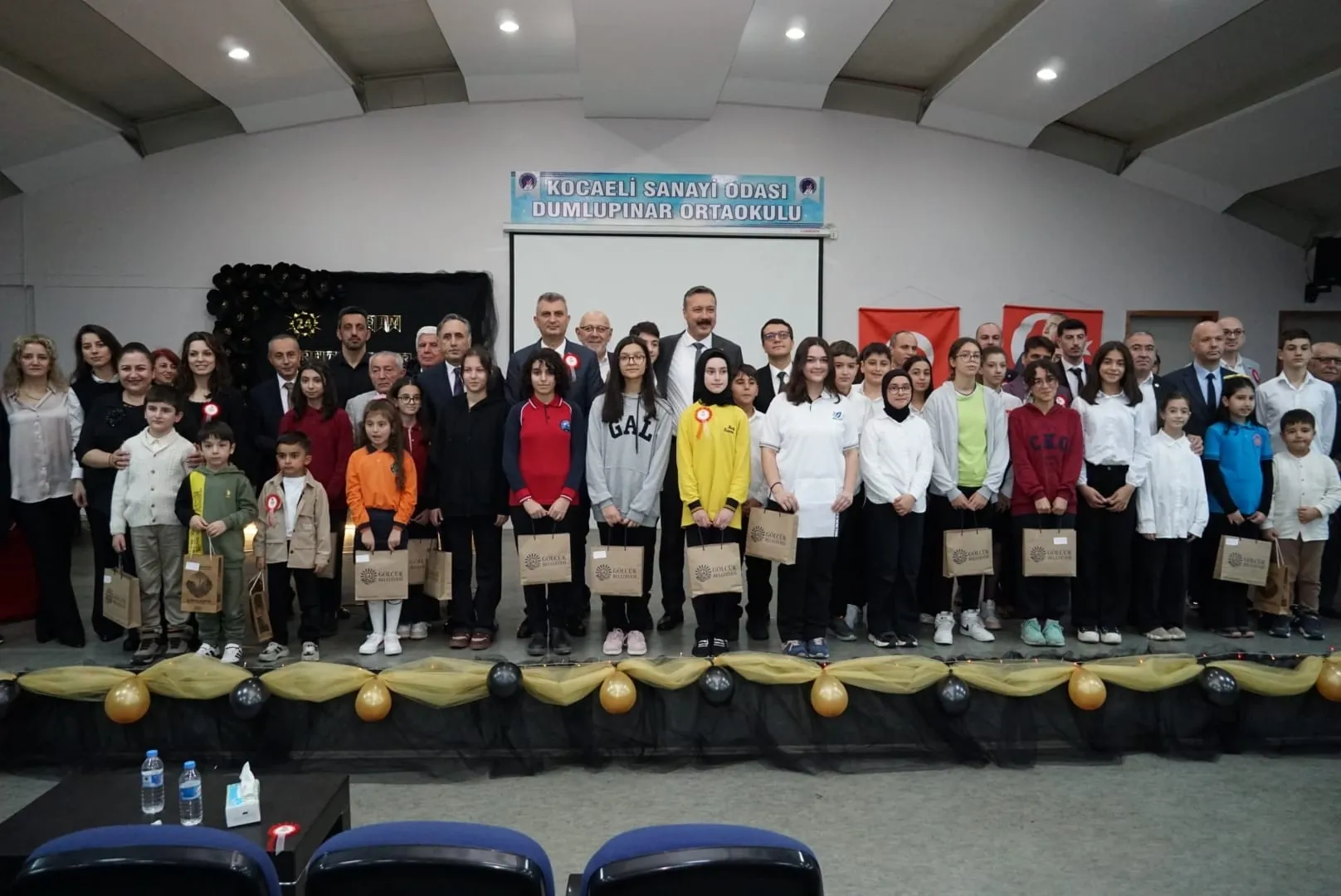 Gölcük’te Öğretmenler Günü törenle kutlandı