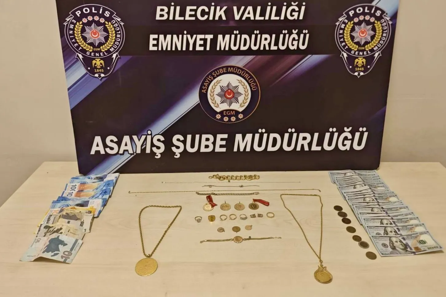 Bolvadin’de dolandırıcılık şüphelileri Bilecik’te yakalandı