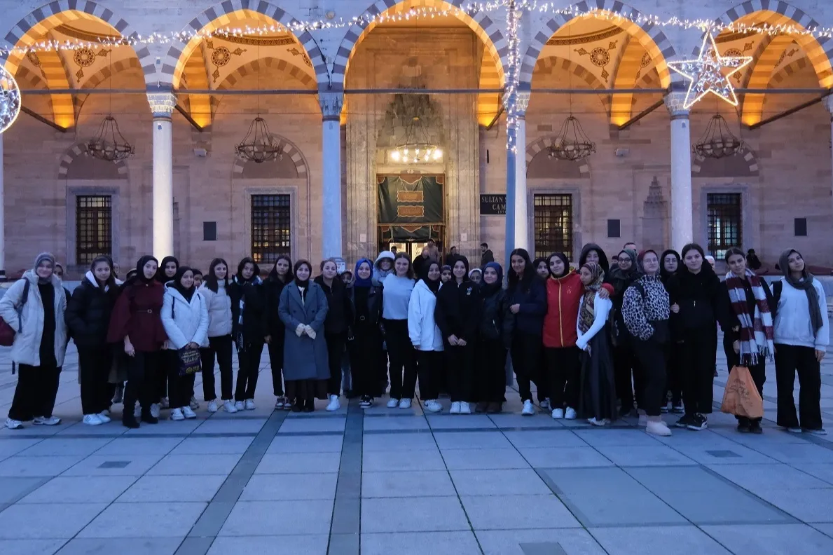 Karatay’da öğrenciler sabah namazı programında buluşuyor