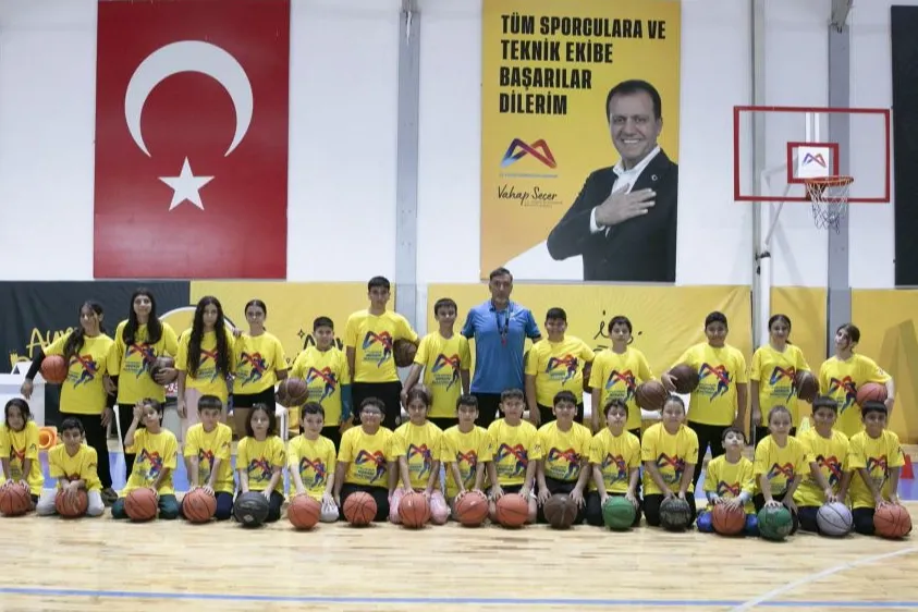 Mersin’de ücretsiz basketbol kursuna yoğun ilgi