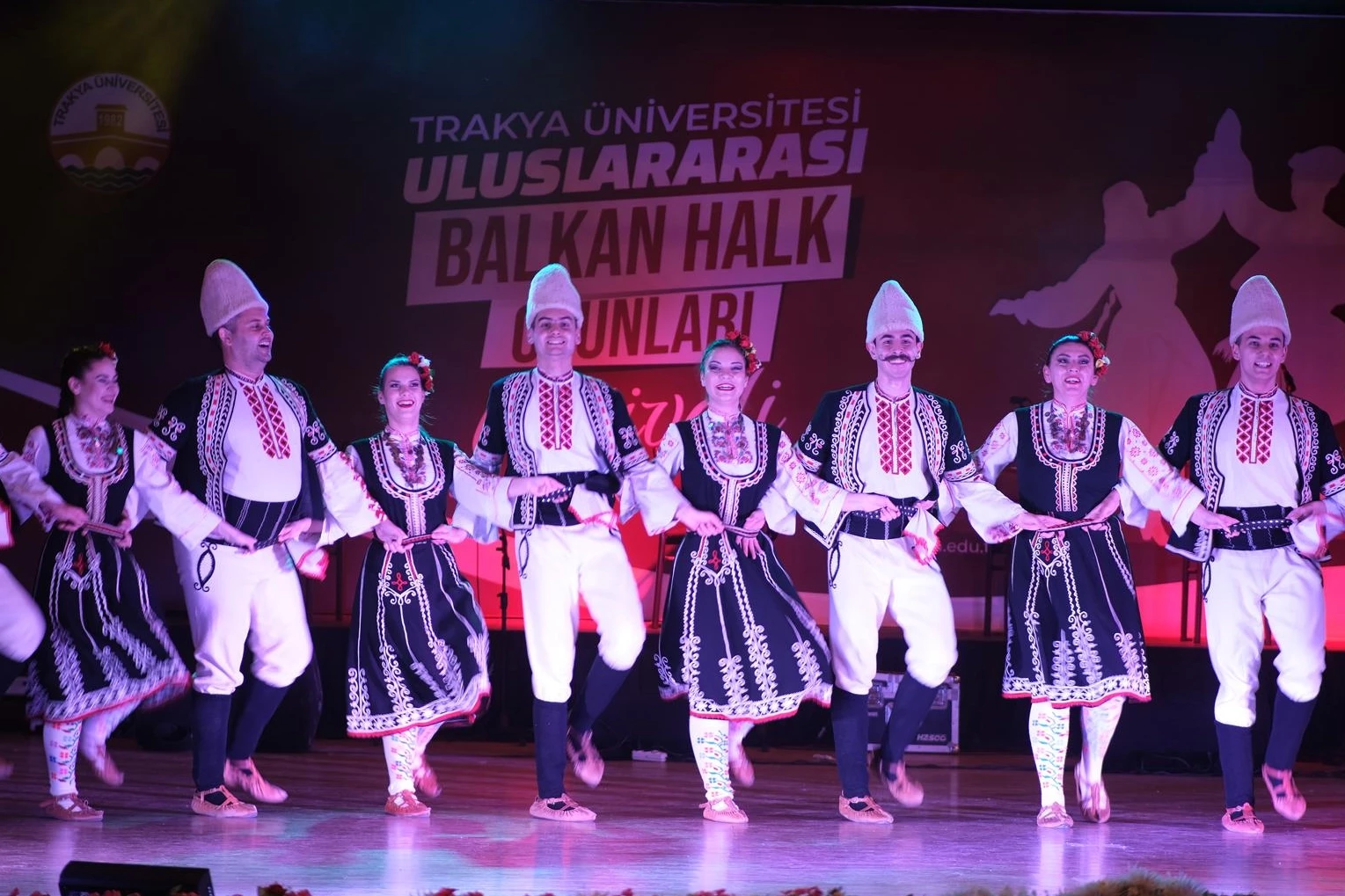 Uluslararası Balkan Halk Oyunları Festivali