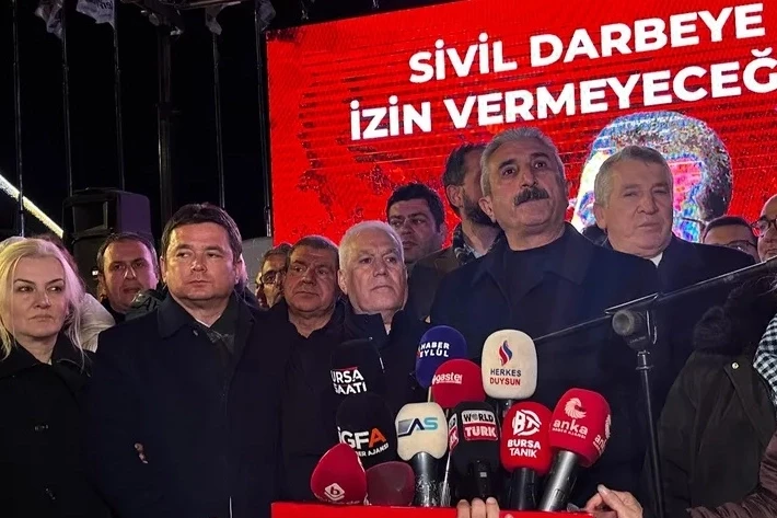 Bursa’da İmamoğlu için protestolar devam ediyor