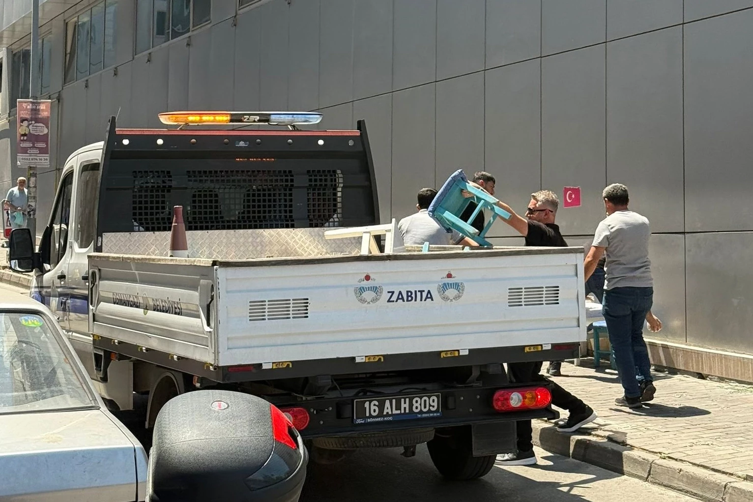Bursa Osmangazi’de kaldırım işgaline geçit yok