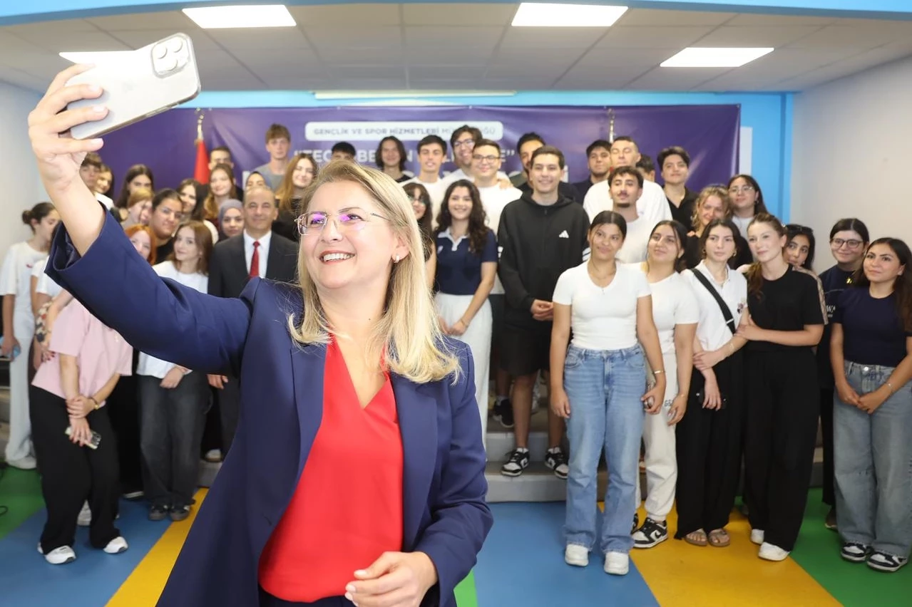 Başkan Ovalıoğlu Bakırköylü gençlerle tecrübe paylaştı