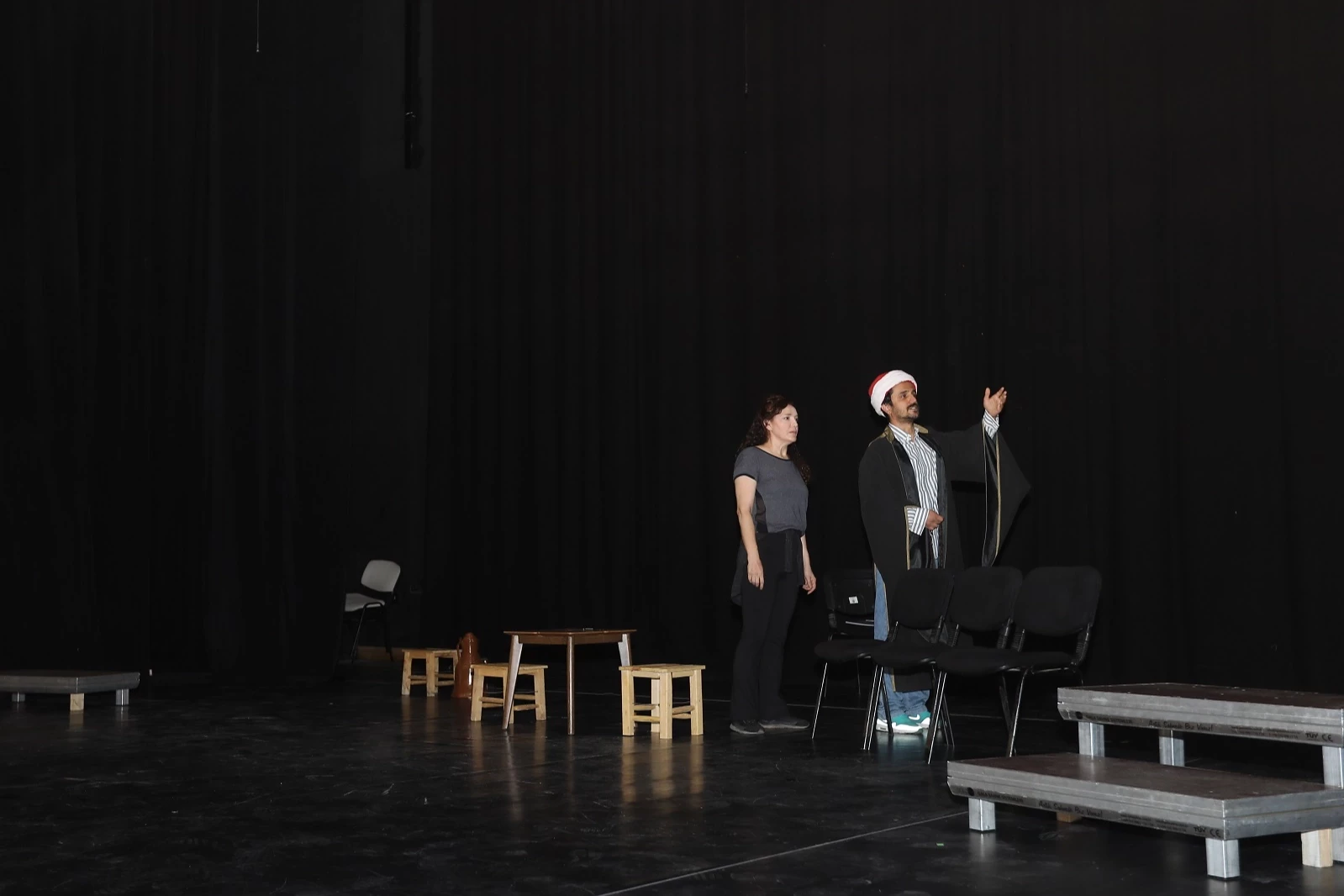 Tamer Karadağlı’dan Gaziantep Şehir Tiyatrosu’na ziyaret