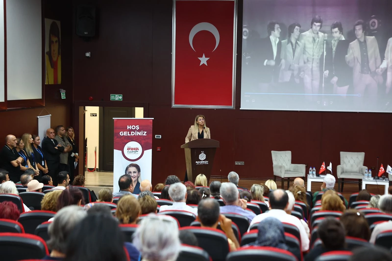 Usta oyuncu Tarık Akan Bakırköy’de anıldı