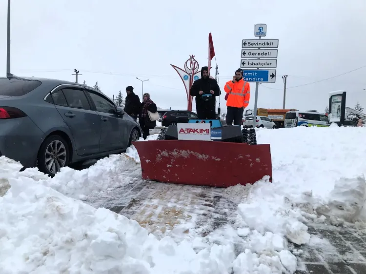 Kocaeli'de karla mücadelede robotik teknoloji