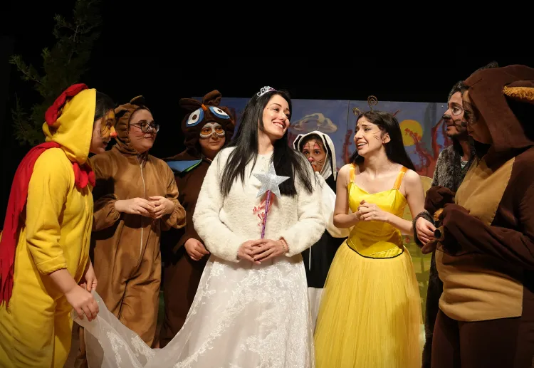 Ankara Keçiören'de 'Masal Dünyası' minik izleyicilerle buluştu