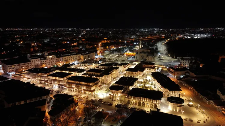 Konya 11 Ayın Sultanı'nı ışıl ışıl karşılıyor