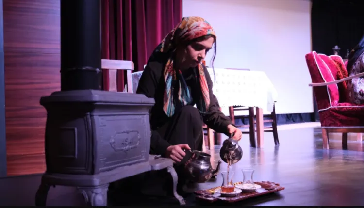 Bursa İnegöl’de “Puşide-i Siyah” tiyatro sösterisi sahnelendi