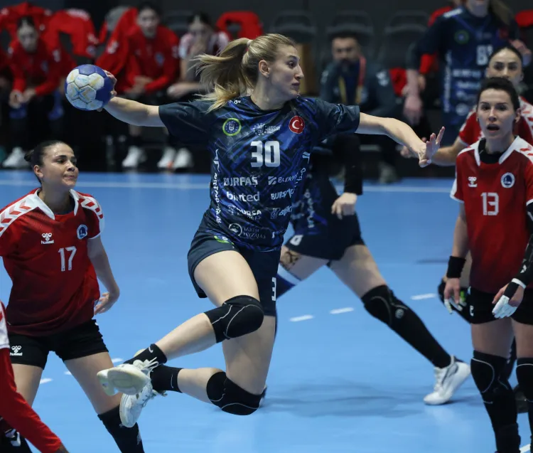 Bursa Büyükşehir Üsküdar'a geçit vermedi