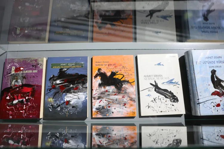 Şair Ahmet Erhan, doğum gününde Nilüfer’de özel sergiyle anıldı