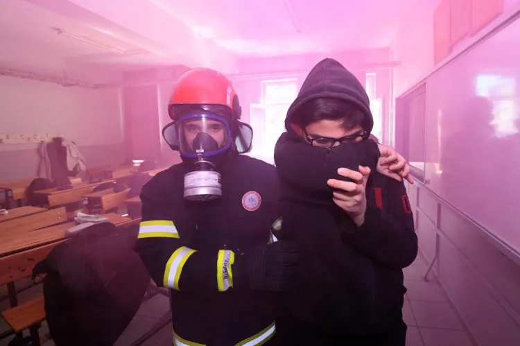 Bursa Osmangazi’de VR destekli afet tatbikatı