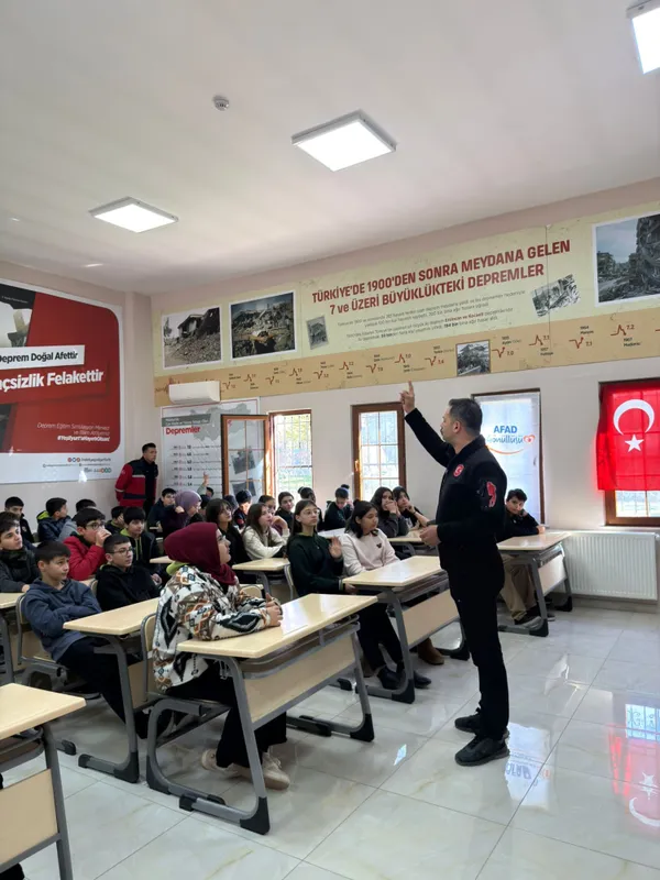 Malatya Büyükşehir'den öğrencilere afet bilinci