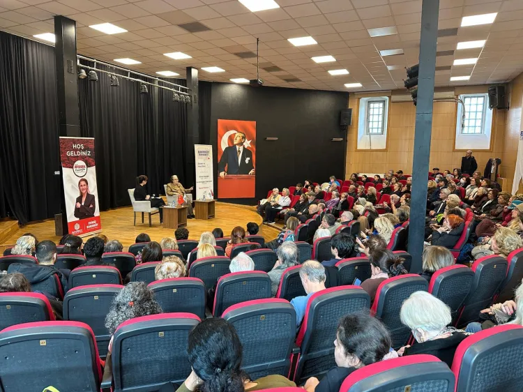 Gülten Dayıoğlu Bakırköylülerle buluştu