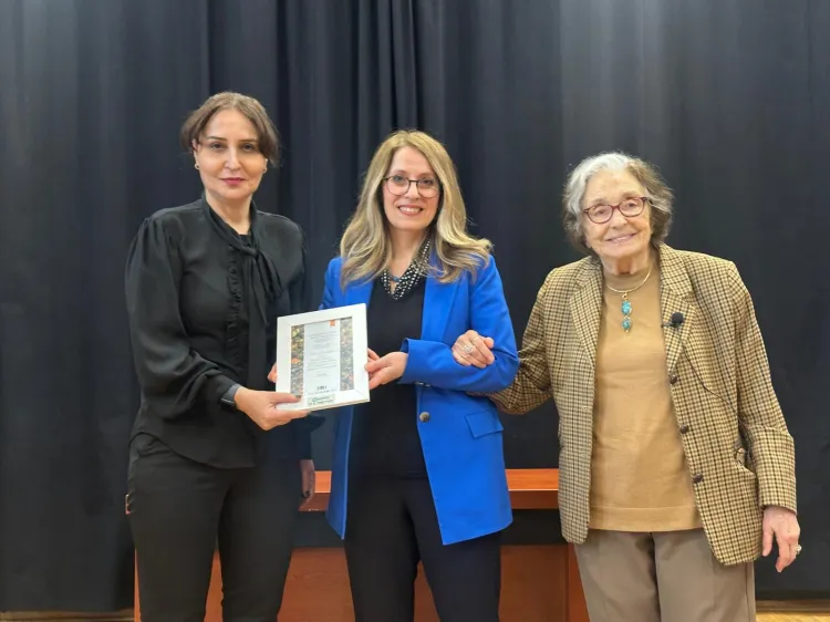 Gülten Dayıoğlu Bakırköylülerle buluştu