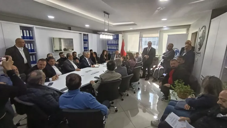 Uluslararası Esnaf Birliği'nde kurucu genel başkan güven tazeledi