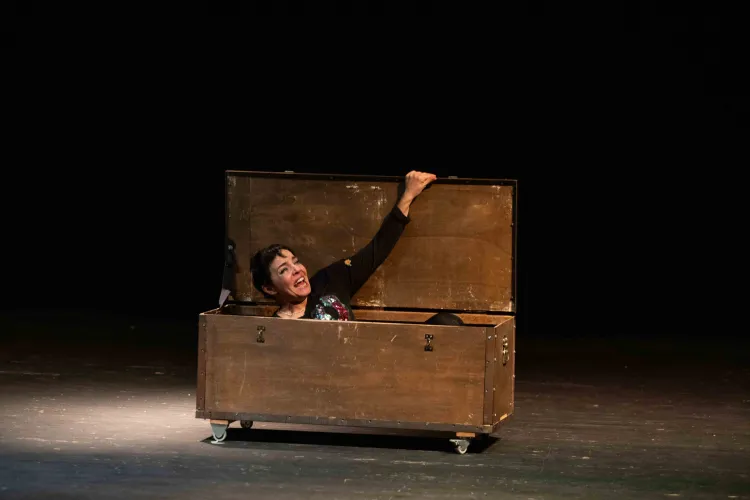 İzmir Bornova’da kadınların hikâyeleriyle sahneye taştı