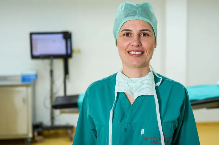 İzmir'de doğdukları hastanede şifa dağıtıyorlar