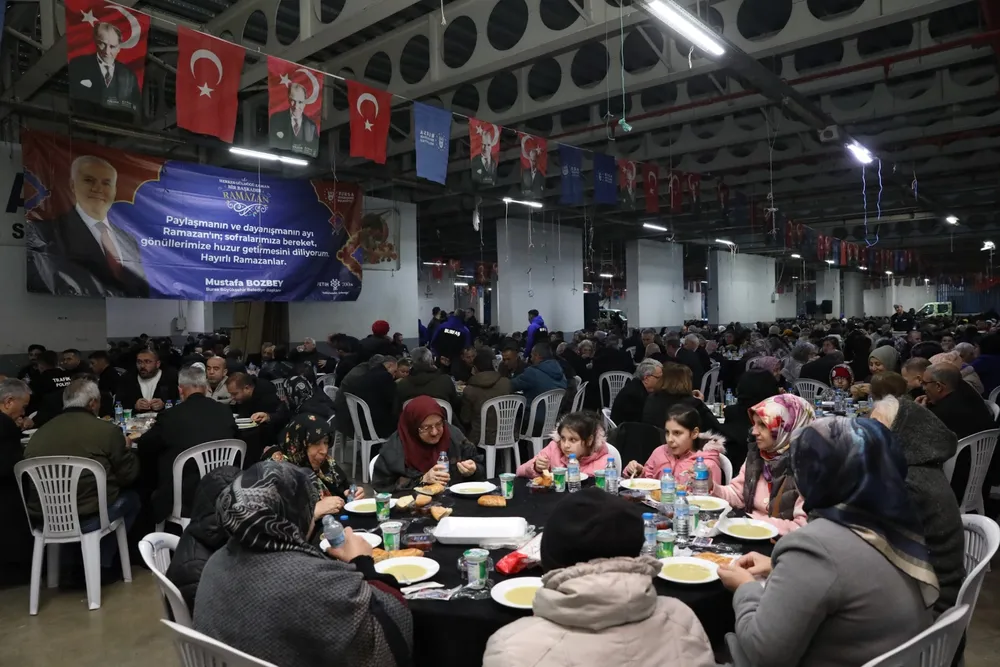 Bursa'da Gemlikliler Büyükşehir'in dayanışma sofrasında