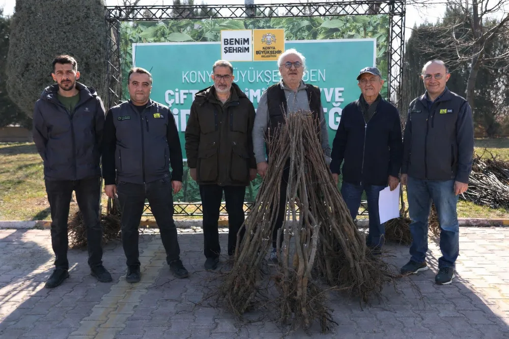 Konya Büyükşehir’den çiftçilere 23 bin 530 fidan desteği