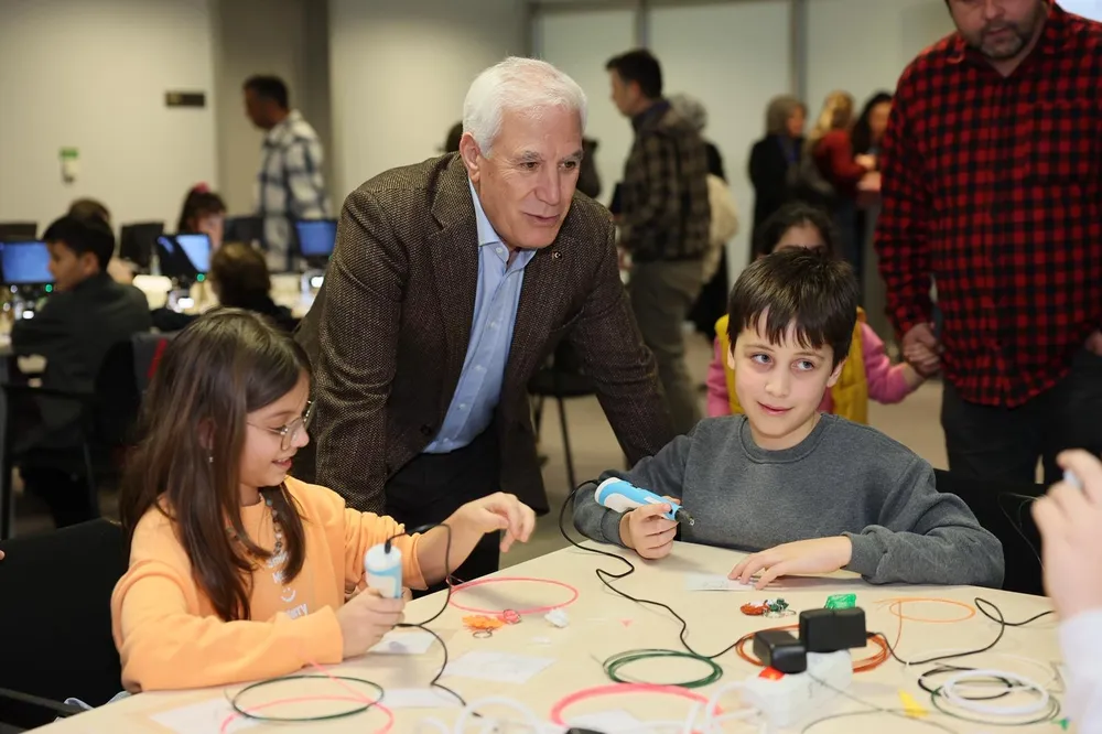 Bursa'da gençler bilimle buluştu