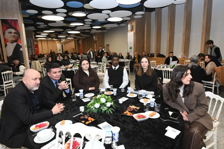 Bursa Osmangazi’de gençlerle birlikte geleceğe bakış