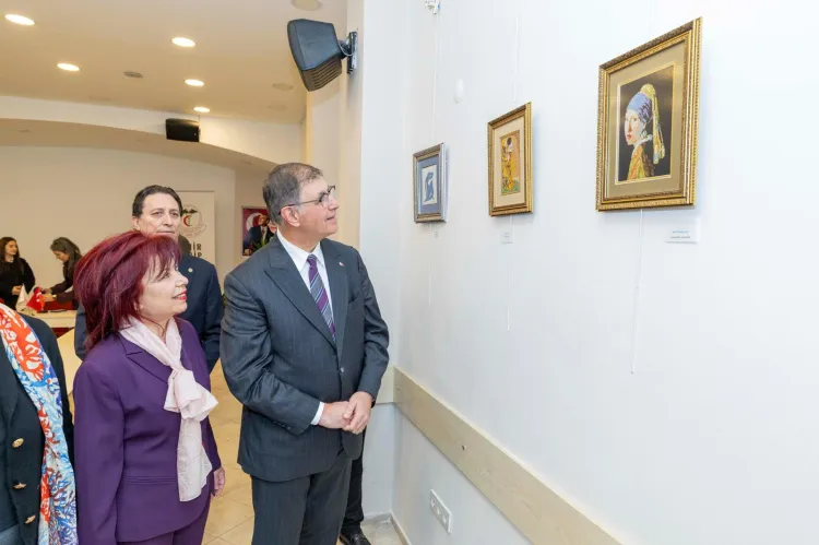 İzmir'de Başkan Tugay’dan sağlık emekçilerine teşekkür