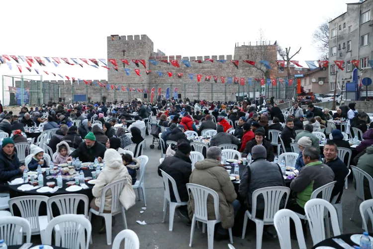 Bursa'da paylaşma bereketi Emek ve Alacahırka'da