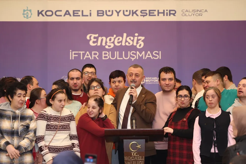 Kocaeli Büyükşehir’den özel bireylerle iftar