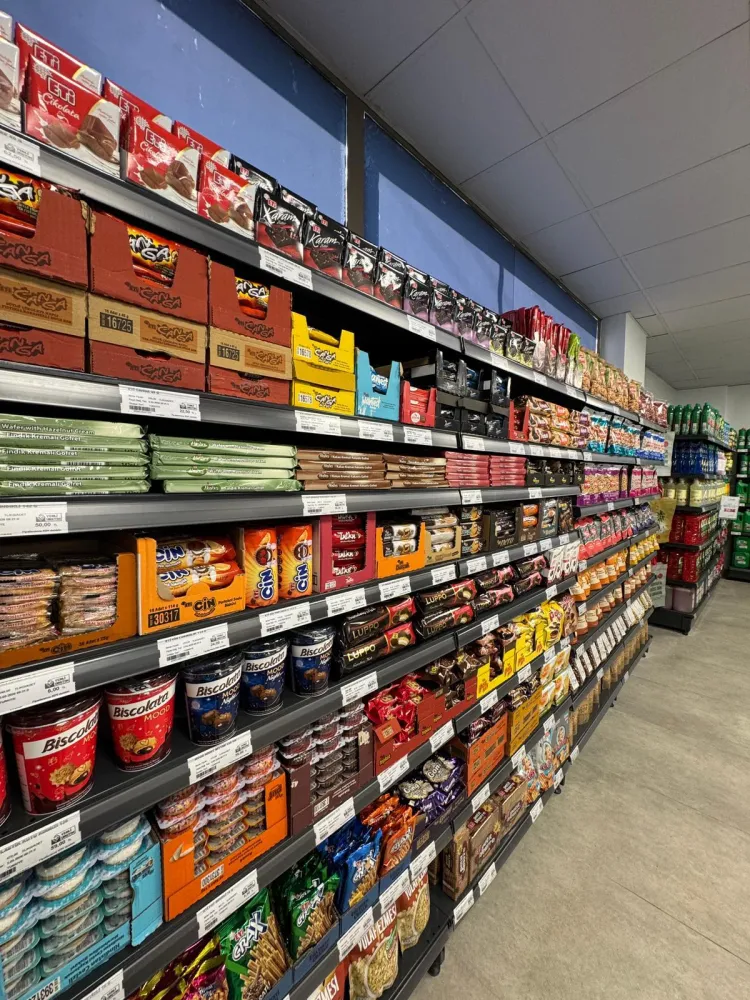 İZMAR 21'inci şubeyi Çiğli'ye açtı... Sırada Bayraklı ve Menemen var