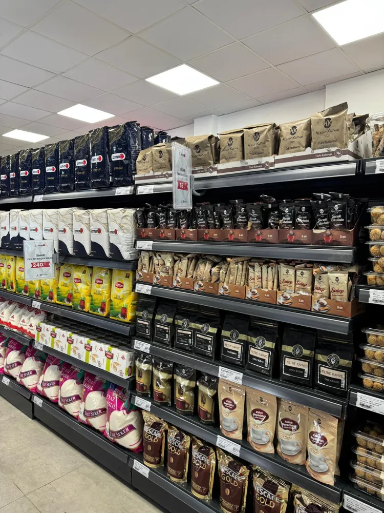 İZMAR 21'inci şubeyi Çiğli'ye açtı... Sırada Bayraklı ve Menemen var