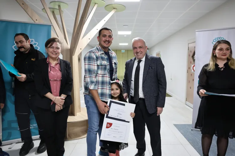 Bursa Nilüfer’de babalar eğitimlerini tamamladı sertifikalarını aldı