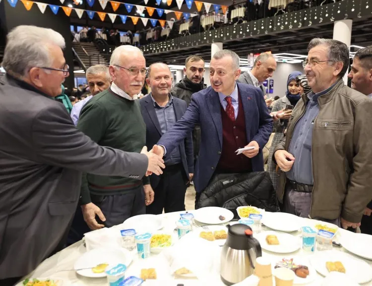 Kocaeli il iftarına binlerce kişi katıldı
