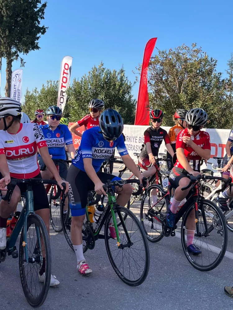 Üç farklı branşta Kağıtspor farkı