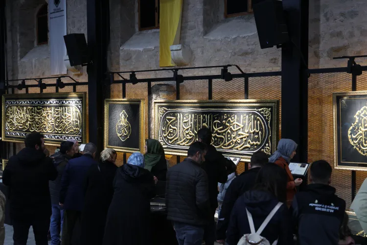 Konya'da 'Mukaddes Emanetler' sergisi doldu taştı