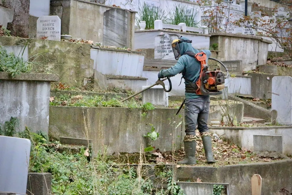 Giresun'da mezarlıklar bayrama hazır