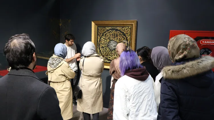 Mukaddes emanetler Kocaeli'de 'Beyaz Kalpleri' duygulandırdı