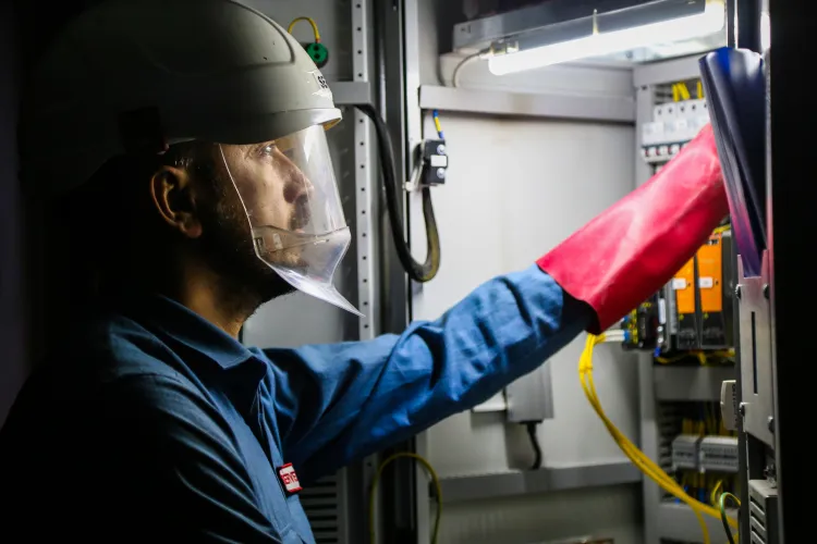 UEDAŞ bayramda kesintisiz enerji için sahada