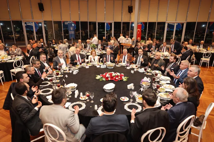 Bursa Büyükşehir Meclisi birlikte oruç açtı