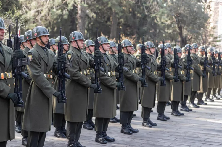 İzmir Kadifekale’de şehitler dualarla anıldı